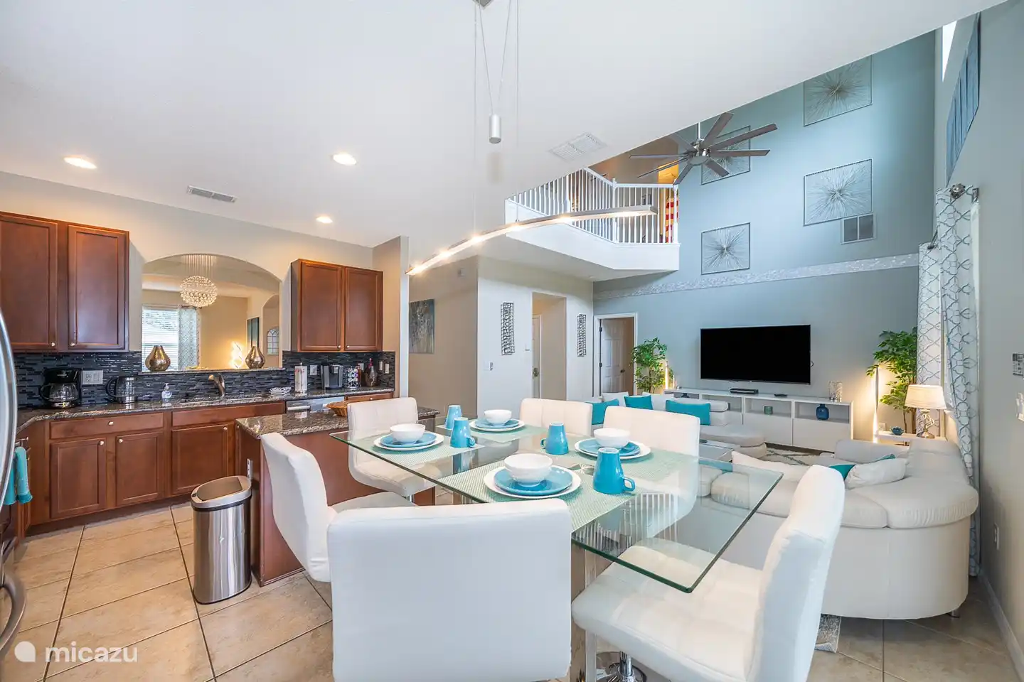 table de petit déjeuner