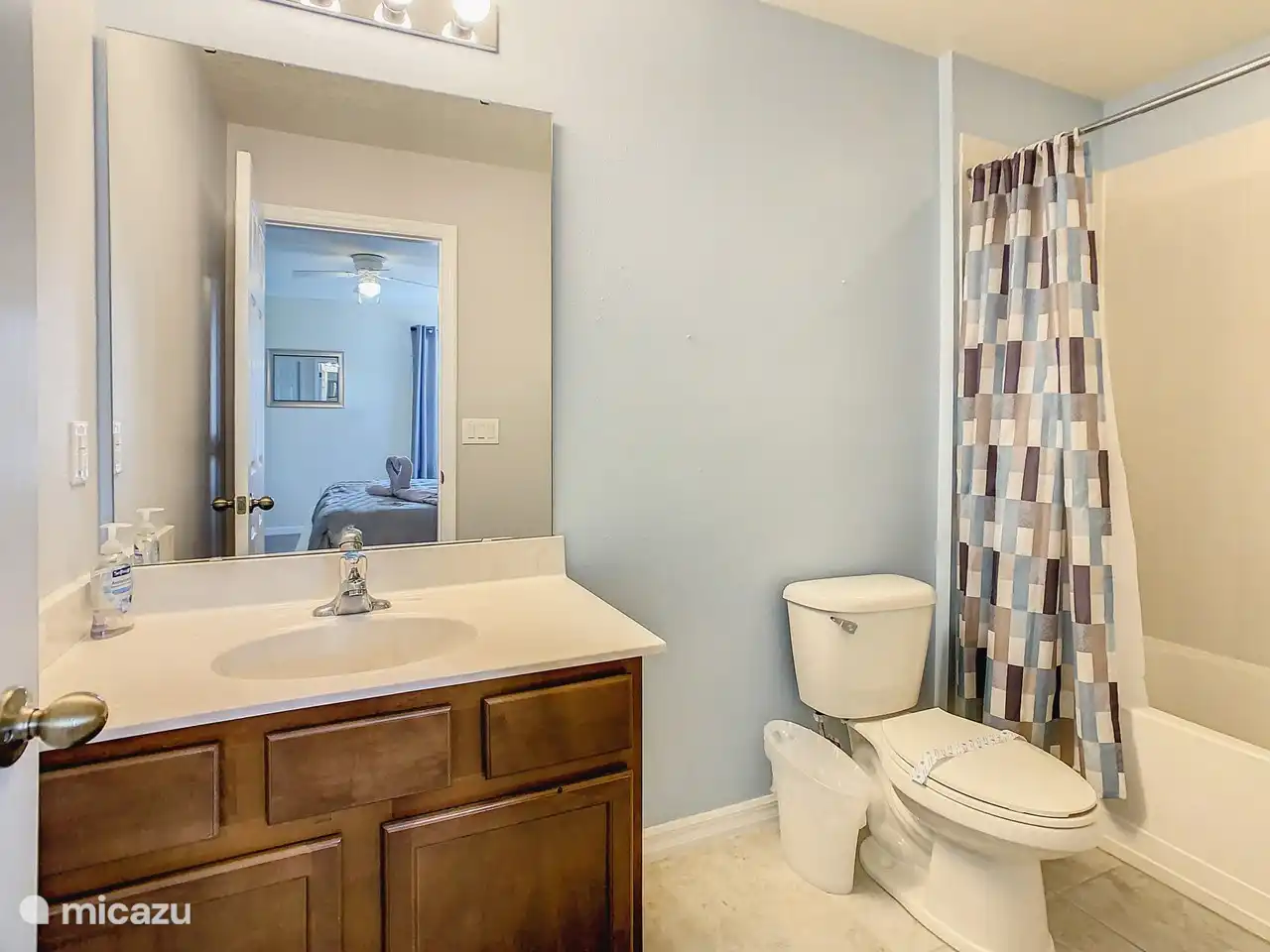 sur la suite 2ème chambre principale