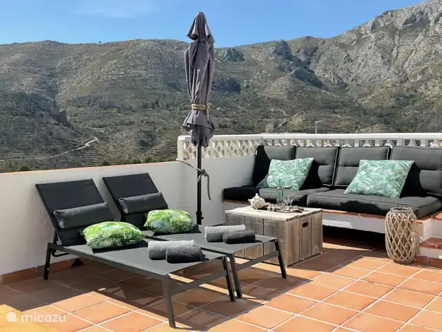 Casa 68 Montanas y el mar | Espagne, Costa Blanca, Adsubia - villa Agréable au soleil ou à l'ombre au bord de la piscine.