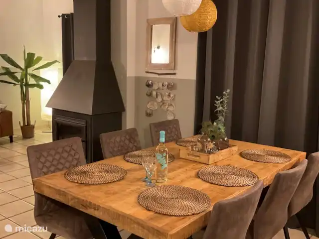 Casa 68 Montanas y el mar | Espagne, Costa Blanca, Adsubia - villa Maison et salle à manger avec poêle à bois. Confortable et agréable et chaleureux pour les mois d'hiver.