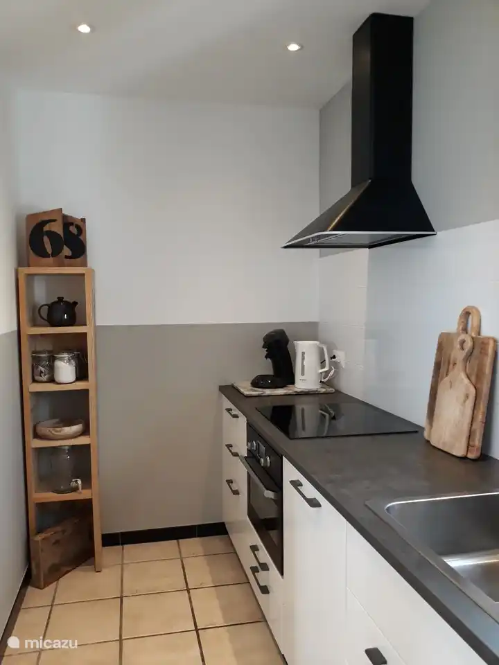 Im Februar 2020 wurde eine neue Küche eingebaut. Ausgestattet mit modernen Einbaugeräten.