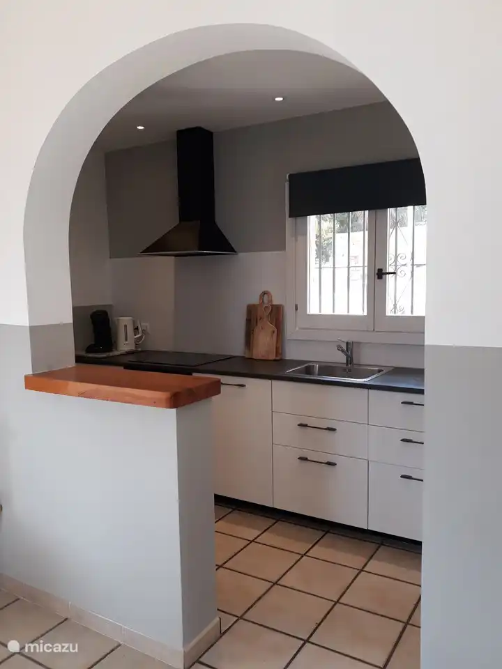 Im Februar 2020 wurde eine neue Küche eingebaut. Ausgestattet mit modernen Einbaugeräten.