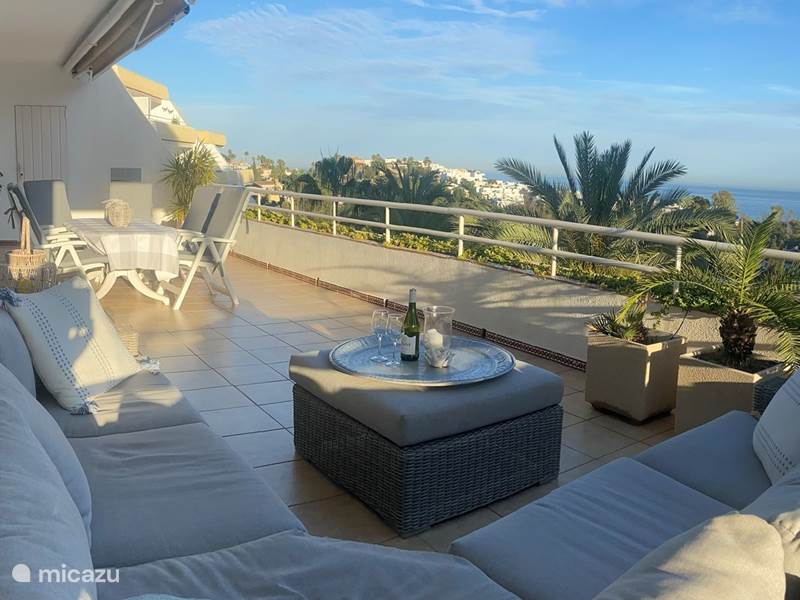 Vakantiehuis Spanje, Costa del Sol, Benalmádena Appartement Luxe appartement aan zee op golfbaan