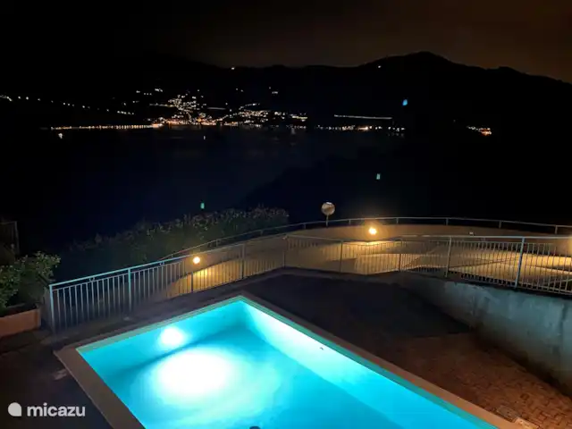 Casa Moia : Luxe, Piscine, Tranquillité ★★★★★ | Italie, Lacs italiens , Tavernola Bergamasca - maison de vacances Baignade de nuit :-)