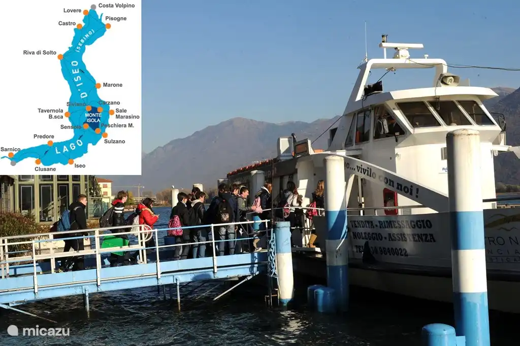 Ferry que te lleva a todos los pueblos. Hay una parada en nuestro pueblo. Por 2 EUR vuelve a Monte Isola