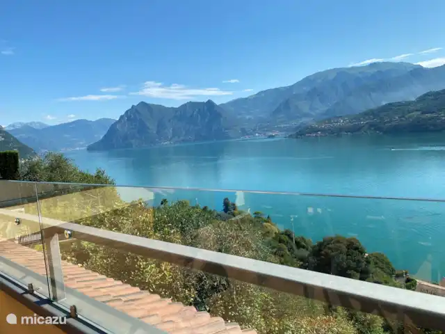 Casa Moia : Luxe, Piscine, Tranquillité ★★★★★ | Italie, Lacs italiens , Tavernola Bergamasca - maison de vacances La terrasse (25 mètres carrés) a beaucoup d'intimité.