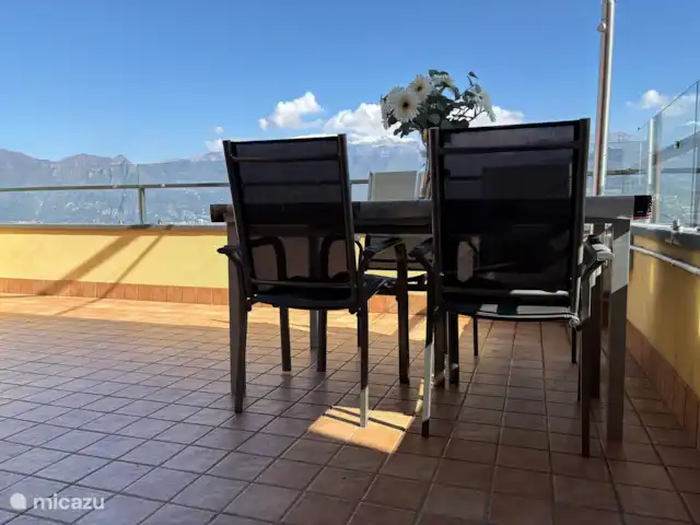 Casa Moia : Luxe, Piscine, Tranquillité ★★★★★ | Italie, Lacs italiens , Tavernola Bergamasca - maison de vacances Belles chaises de terrasse