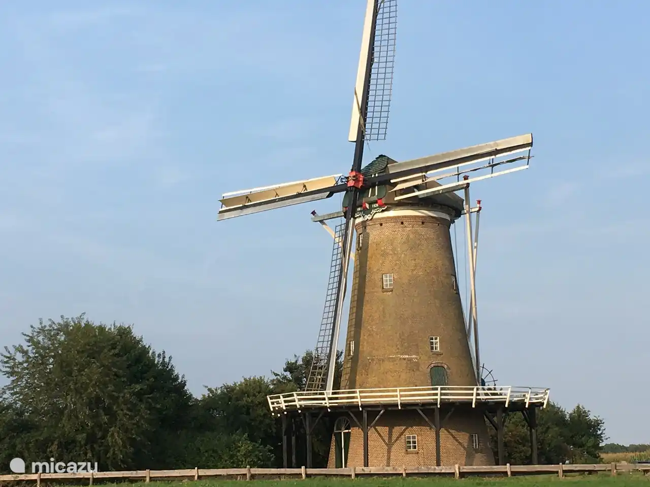 Foto der alten holländischen Windmühle von Neede