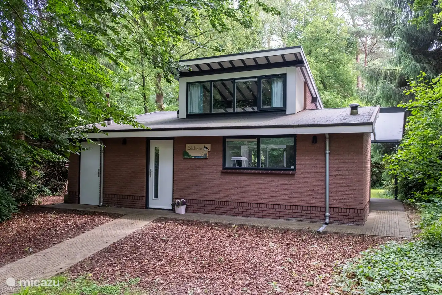 Voorzijde bungalow De Scholekster