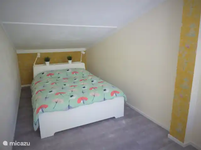 casa vacacional en Países Bajos, Güeldres, Halle – casa de vacaciones en el verde dormitorio de arriba con cama doble