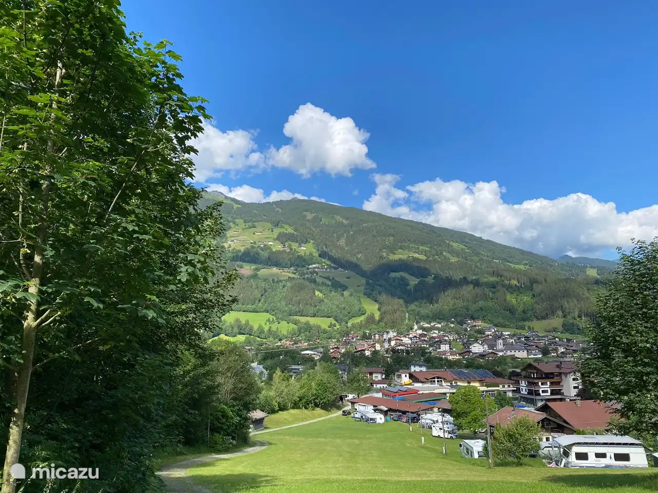 Camping Aufenfeld con piscina, sauna, lago para nadar, rocódromo, parque infantil, restaurantes