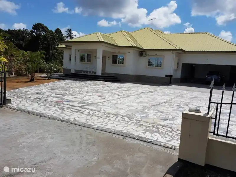 Villa Sobraiweg huren in Suriname, Wanica, De Nieuwe Grond - Stadswoning  Villa Sobraiweg huren in Suriname, Wanica, De Nieuwe Grond - Stadswoning