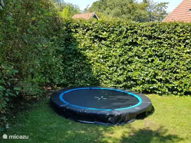 Salland Vakantie huren in Nederland, Overijssel, Heeten - vakantiehuis Trampoline voor de kinderen.