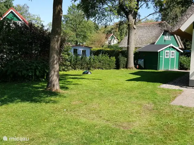 Salland Vakantie huren in Nederland, Overijssel, Heeten - vakantiehuis In de blokhut staan 2 fietsen en de BBQ
Er is een ebike oplaadpunt.