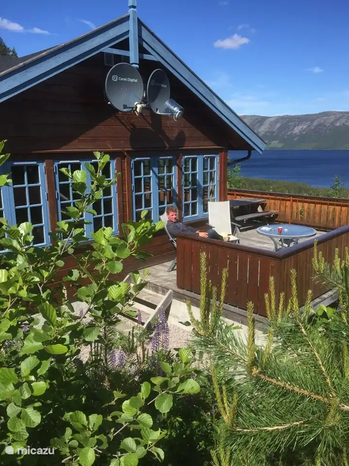 Terrasse an der Seite unseres Hauses