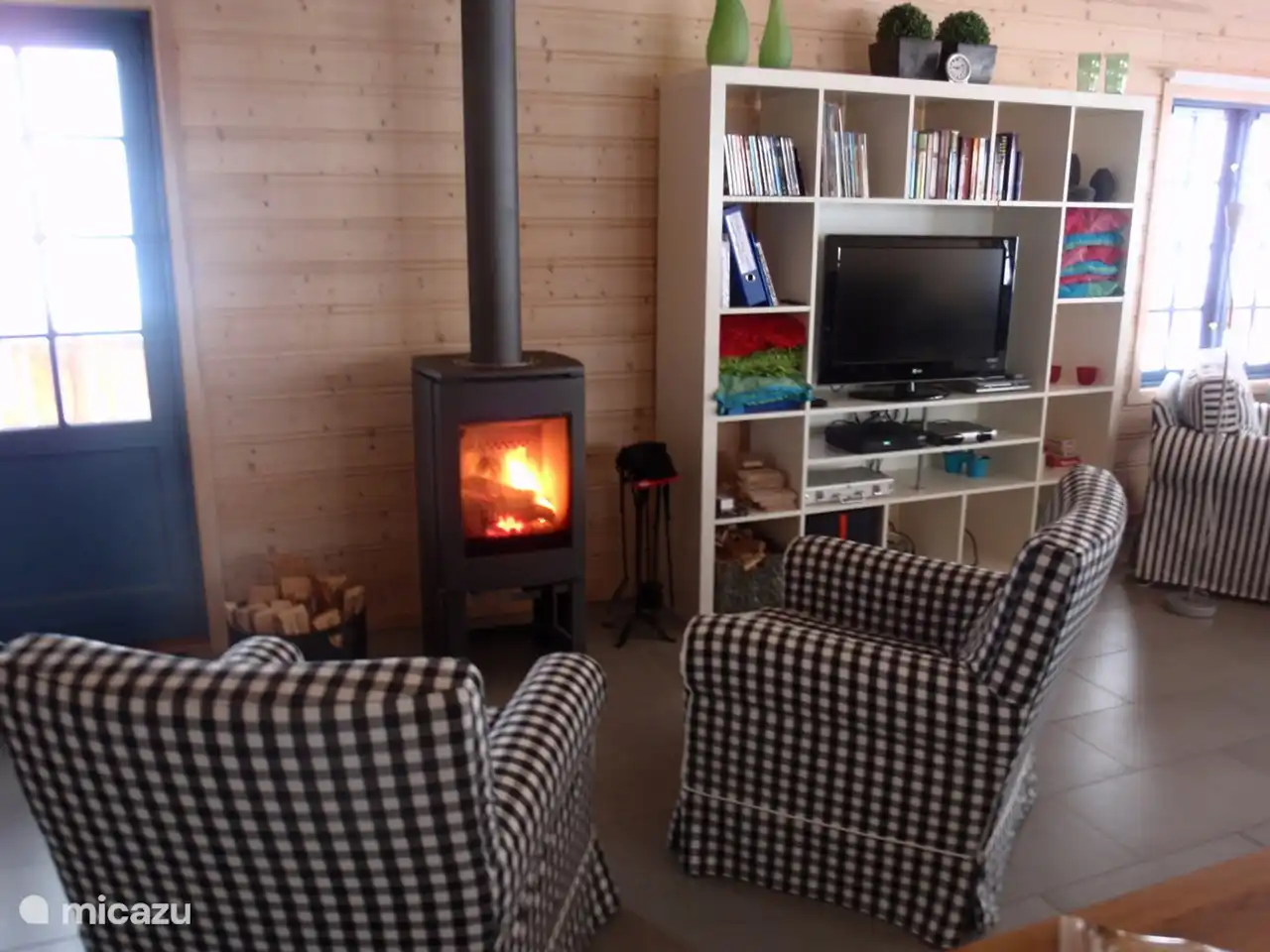 Schöne gemütliche Sitzecke am Kamin