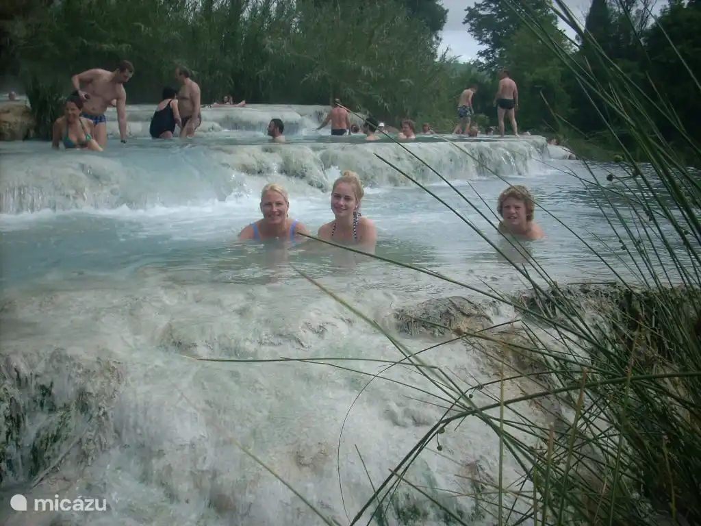 Hot springs Sarurnia free admission
