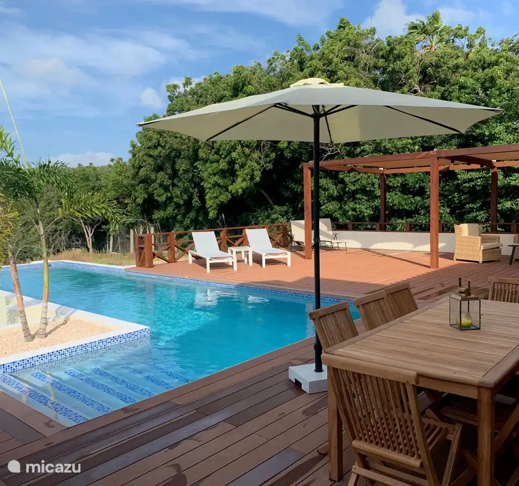 Villa in de natuur met prive zwembad