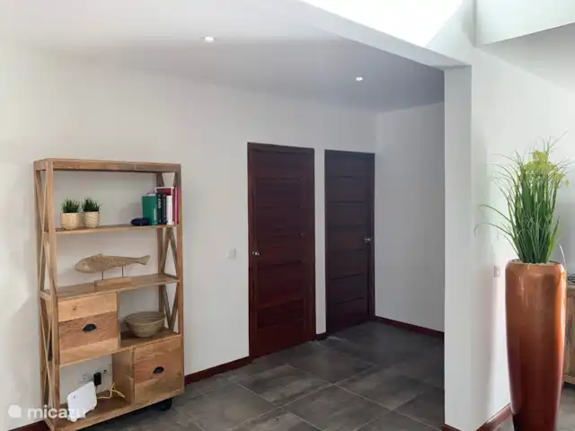 Villa dans la nature avec piscine privée | Curaçao, Banda Abou (ouest), Tera Pretu - villa Portes des chambres 1 et 2