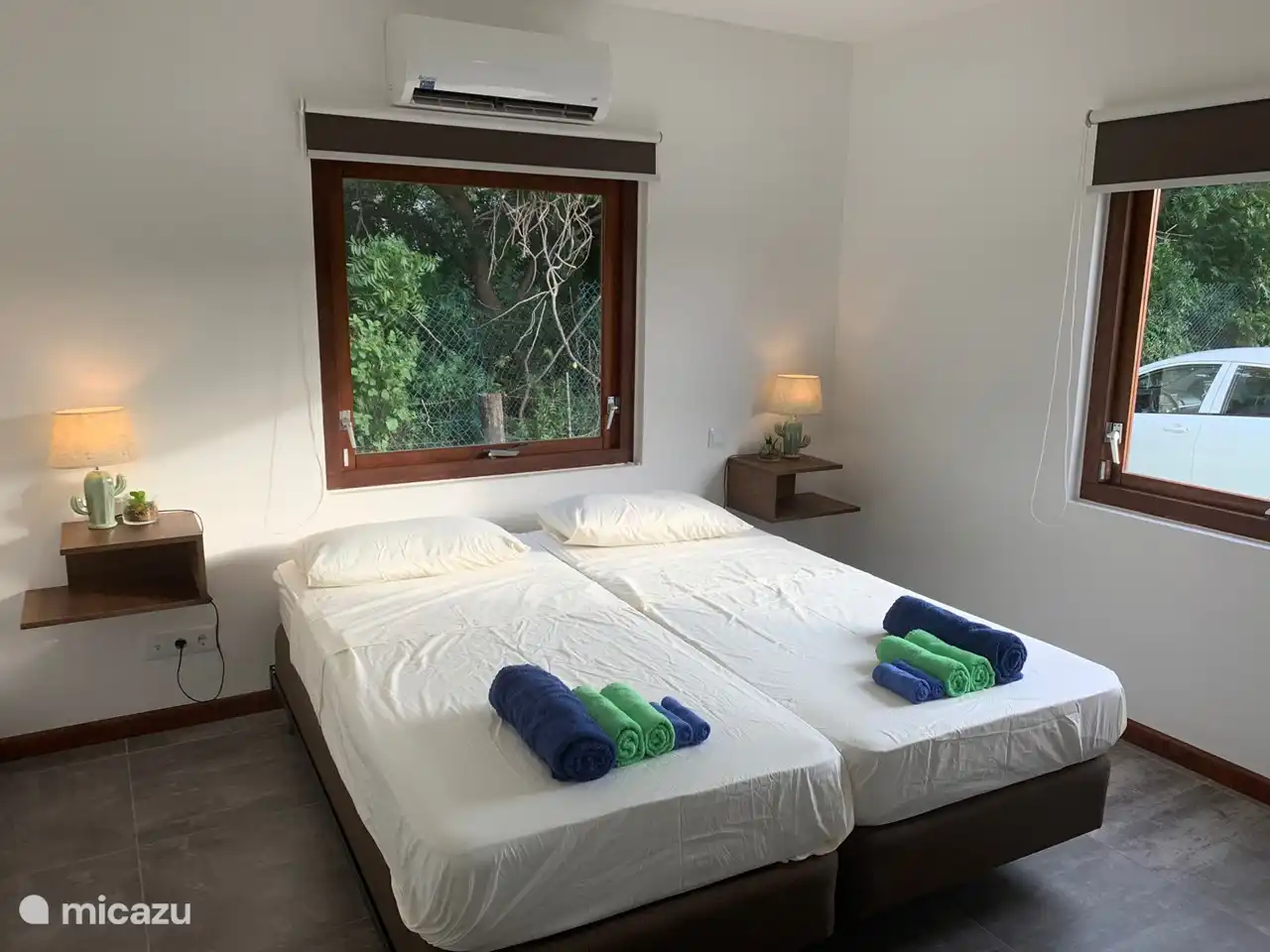 Schlafzimmer 1, das sich das Badezimmer mit Schlafzimmer 2 teilt.