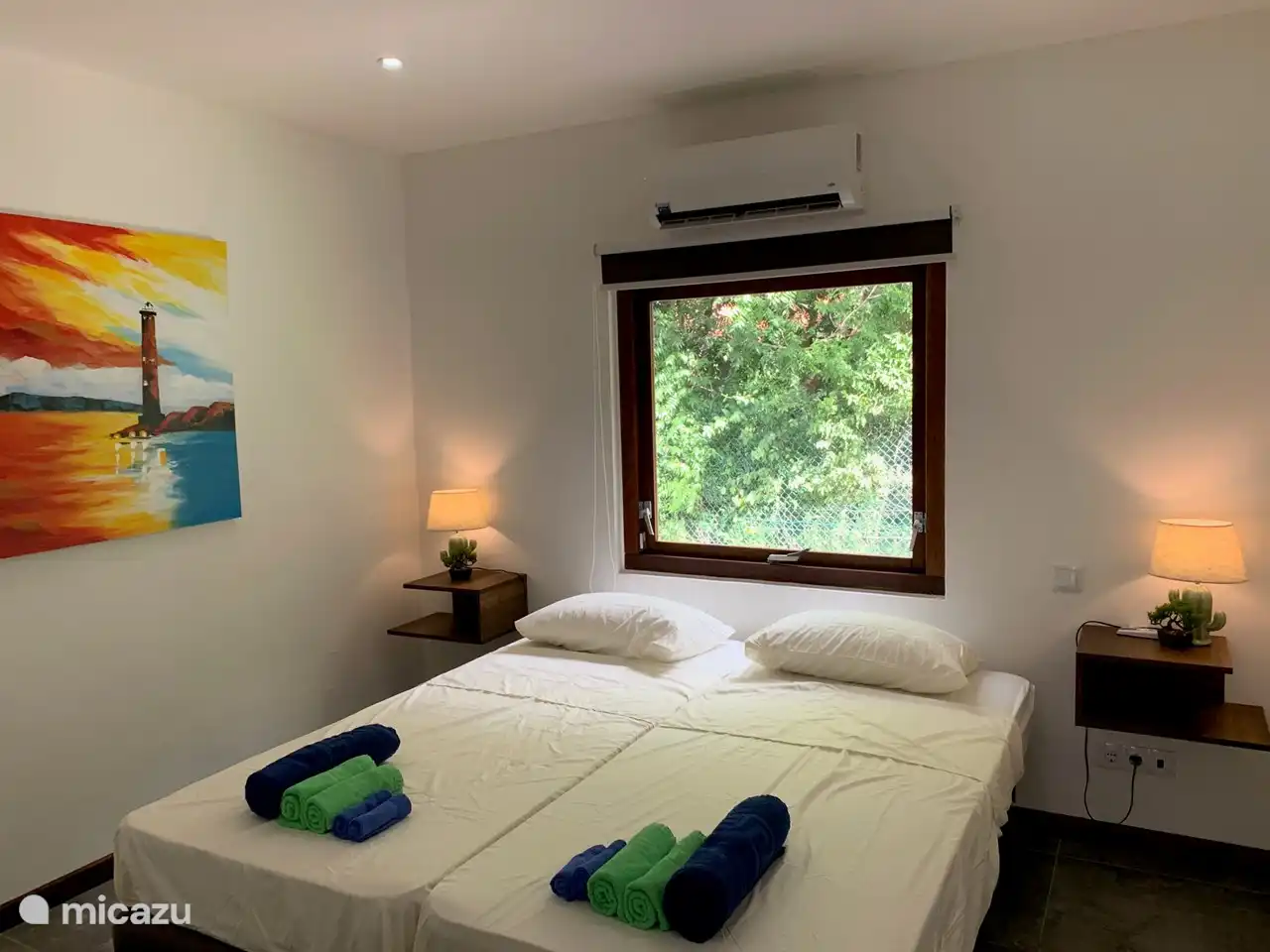 Schlafzimmer 2 teilt sich das Badezimmer mit Schlafzimmer 1