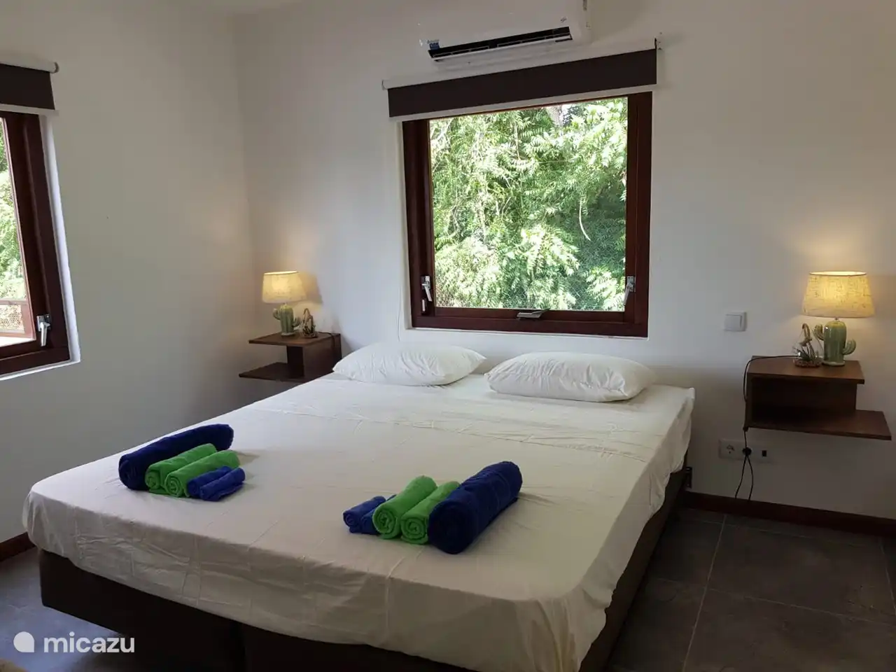 Schlafzimmer 3 mit direktem Zugang zum Badezimmer.