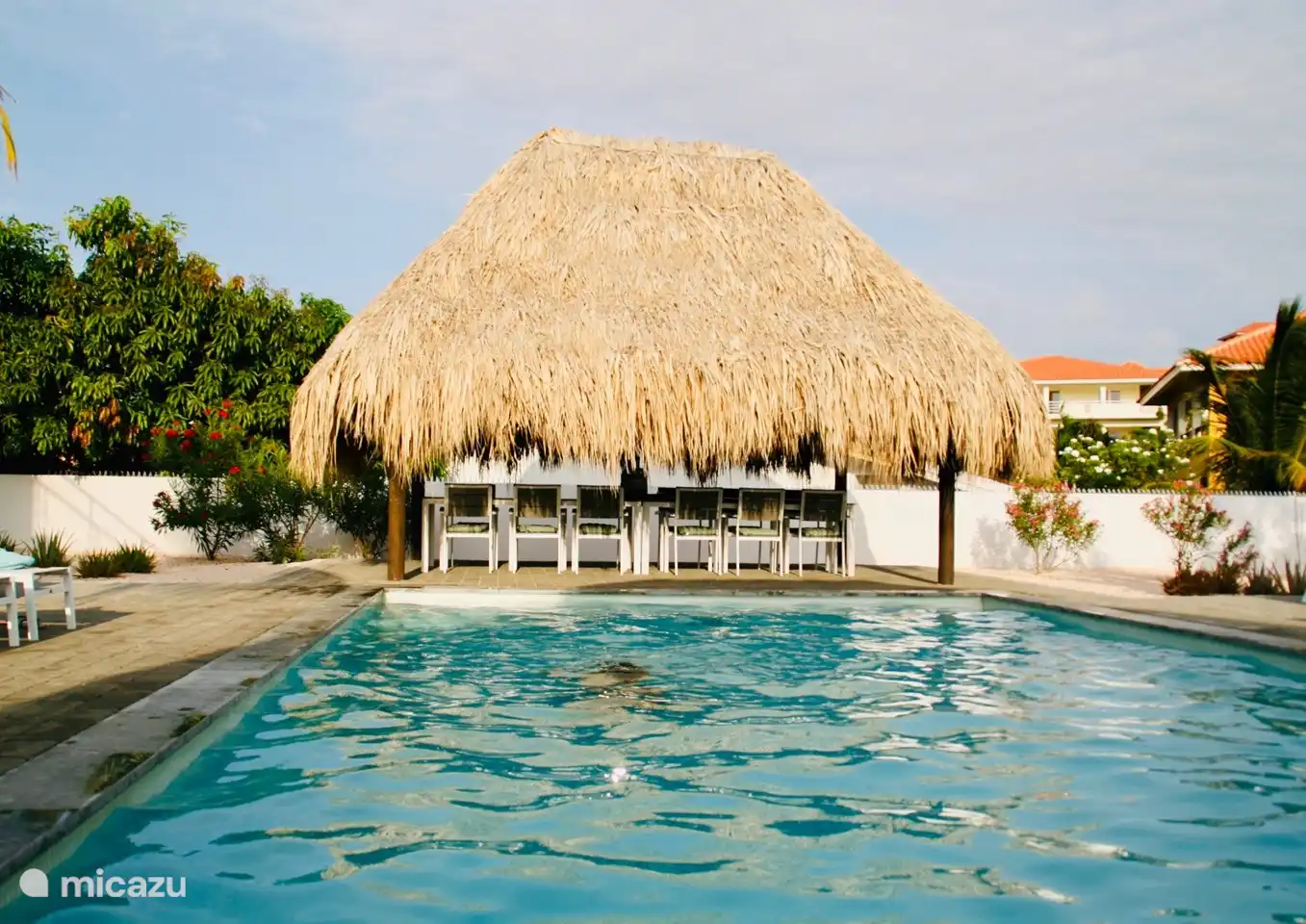 Palapa mit Essbereich