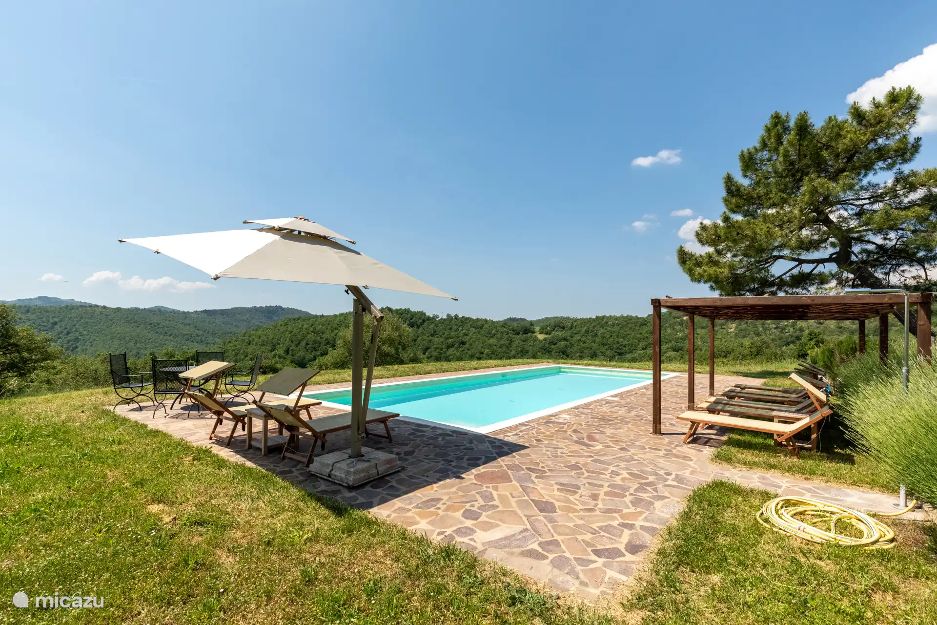 Piscina con vistas al sur/oeste
