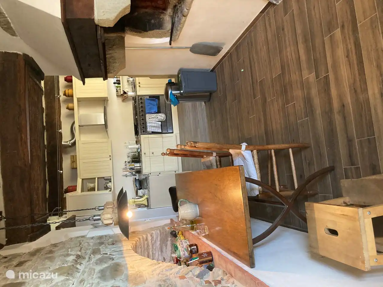 Passage from utility room to kitchen