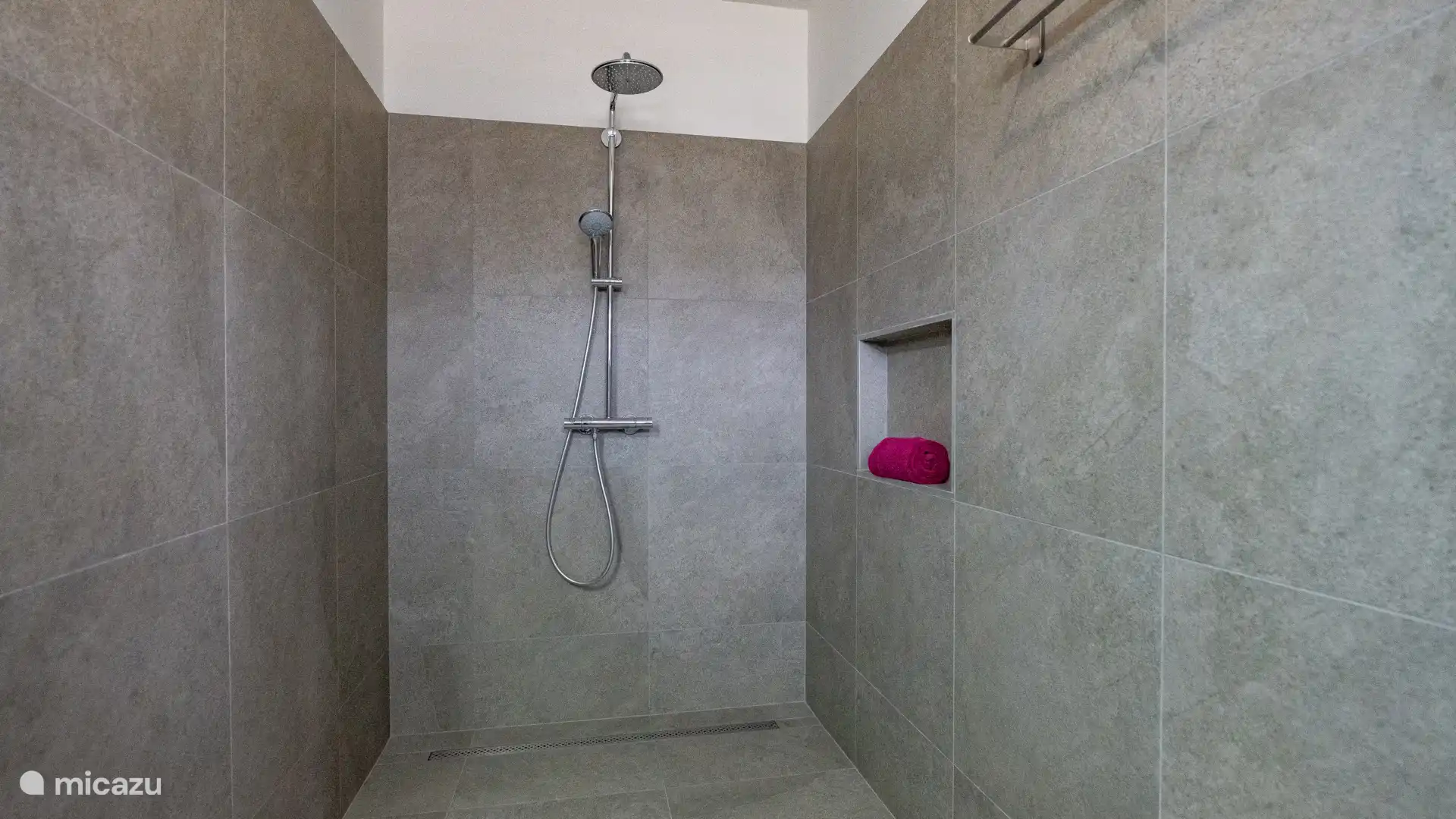 Inloop Douche Master bedroom