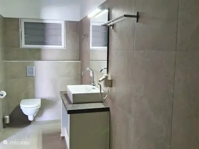 Résidence SeLaVi Curaçao | Curaçao, Banda Ariba (est), Vista Royal - villa Chambre parentale Salle de bain avec WC