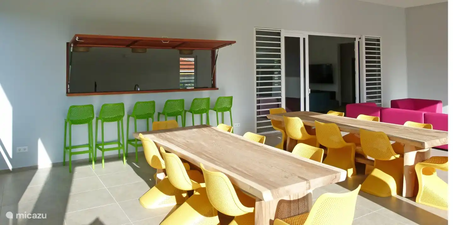 Porch met keukenbarPorch