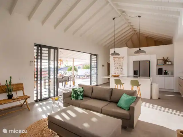 Vue sur la mer tropicale | Curaçao, Banda Ariba (est), Vista Royal - villa Salon et cuisine directement sur le porche
