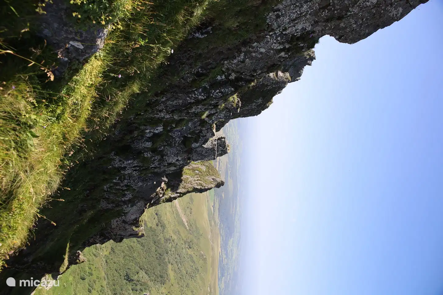 Puy de Sancy à 1886 mètres d'altitude. En hiver c'est le domaine skiable