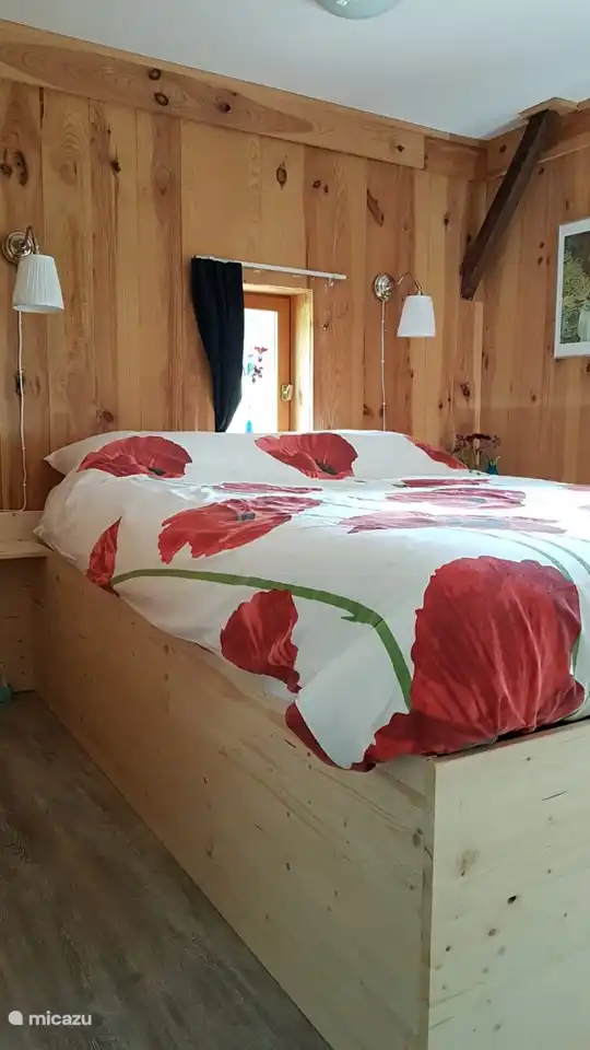 2. Schlafzimmer
