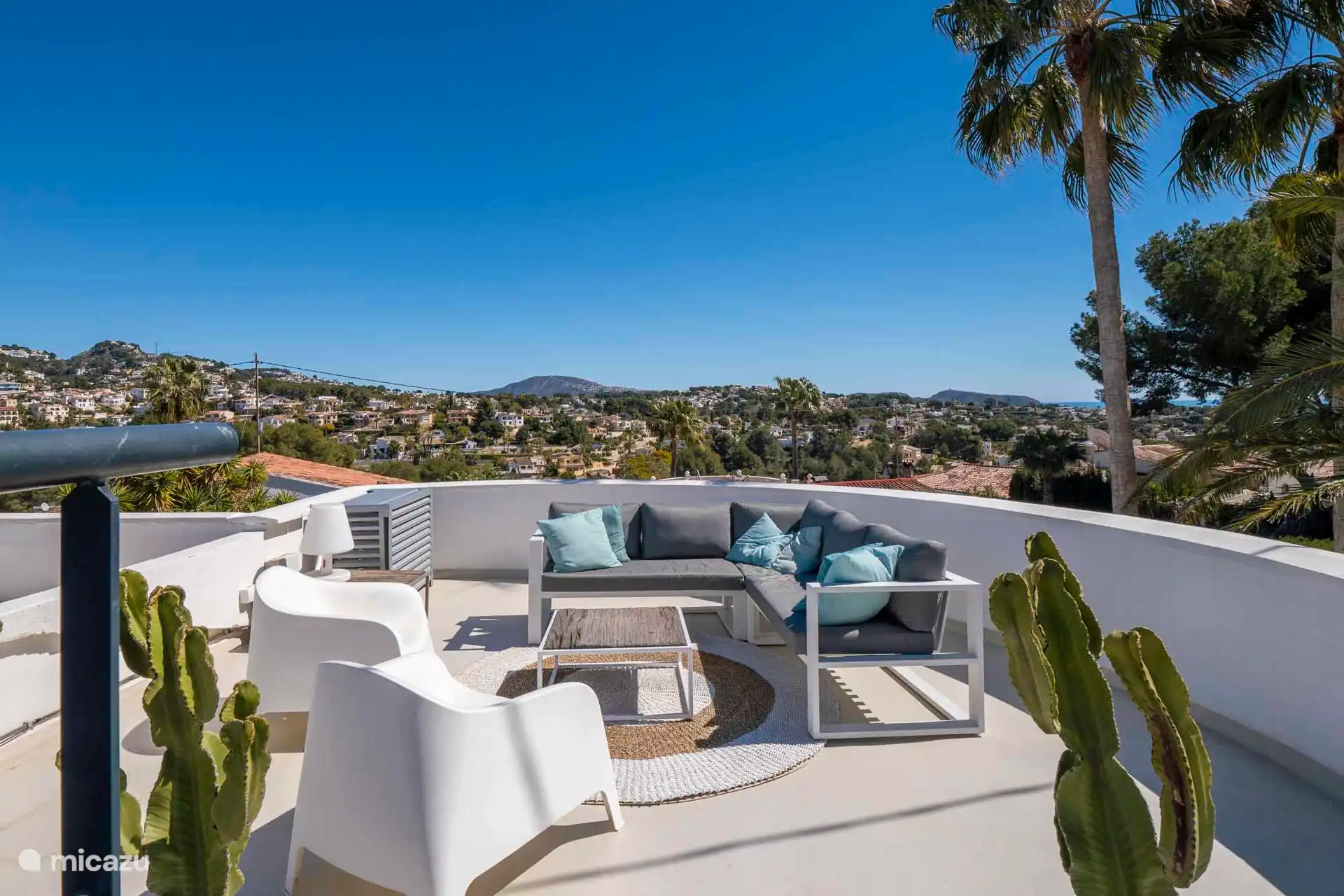 Un lugar encantador a primeras horas de la tarde en verano, o a mitad del día a principios y finales de la temporada