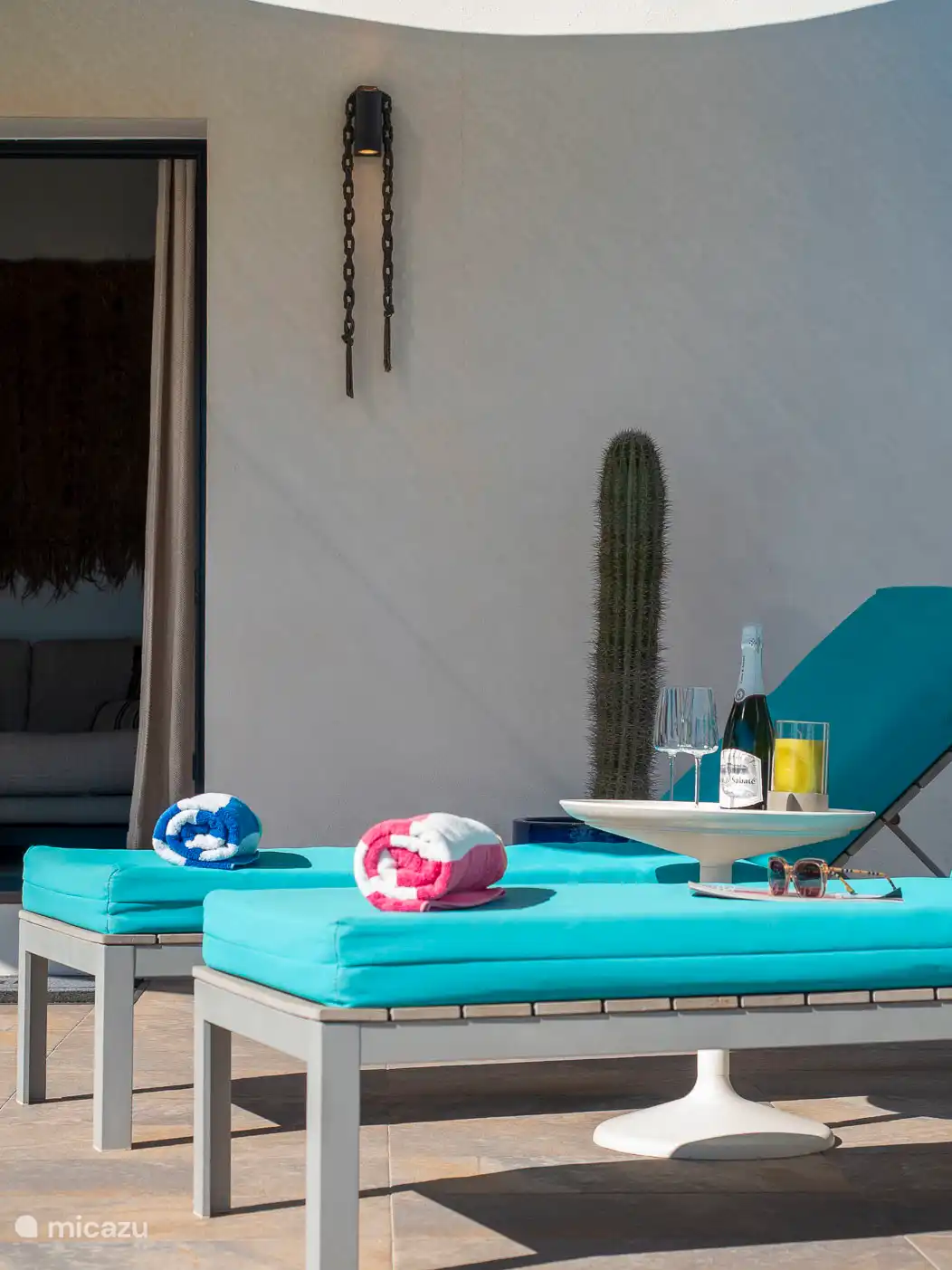 Bonitas y gruesas tumbonas