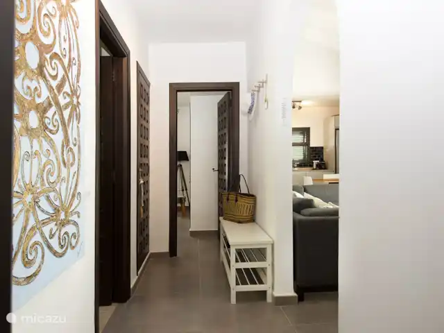 Casa Ocho Benissa Costa / Moraira en España, Costa Blanca, Benissa - villa El pasillo con las típicas puertas de madera españolas