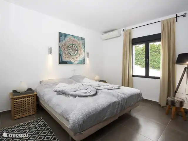 Casa Ocho Benissa Costa / Moraira en España, Costa Blanca, Benissa - villa El segundo dormitorio doble con aire acondicionado y mosquitera.