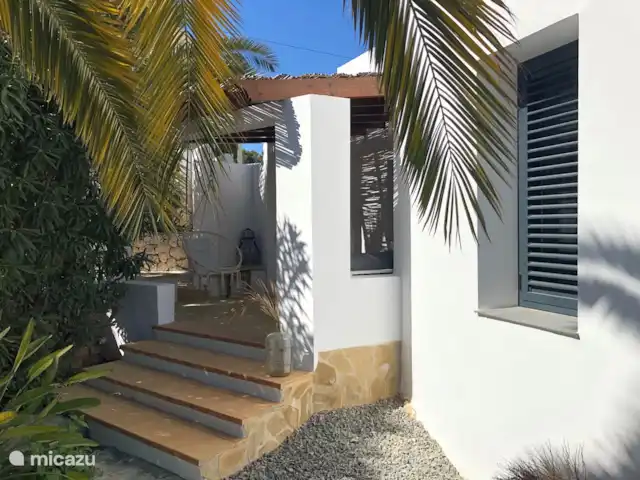 Casa Ocho Benissa Costa / Moraira en España, Costa Blanca, Benissa - villa Este es un lugar tranquilo y relajante para leer a la sombra.