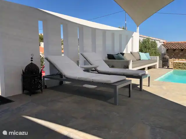 Casa Ocho Benissa Costa / Moraira en España, Costa Blanca, Benissa - villa Si hace demasiado calor para ti, puedes disfrutar de una siesta bajo el toldo