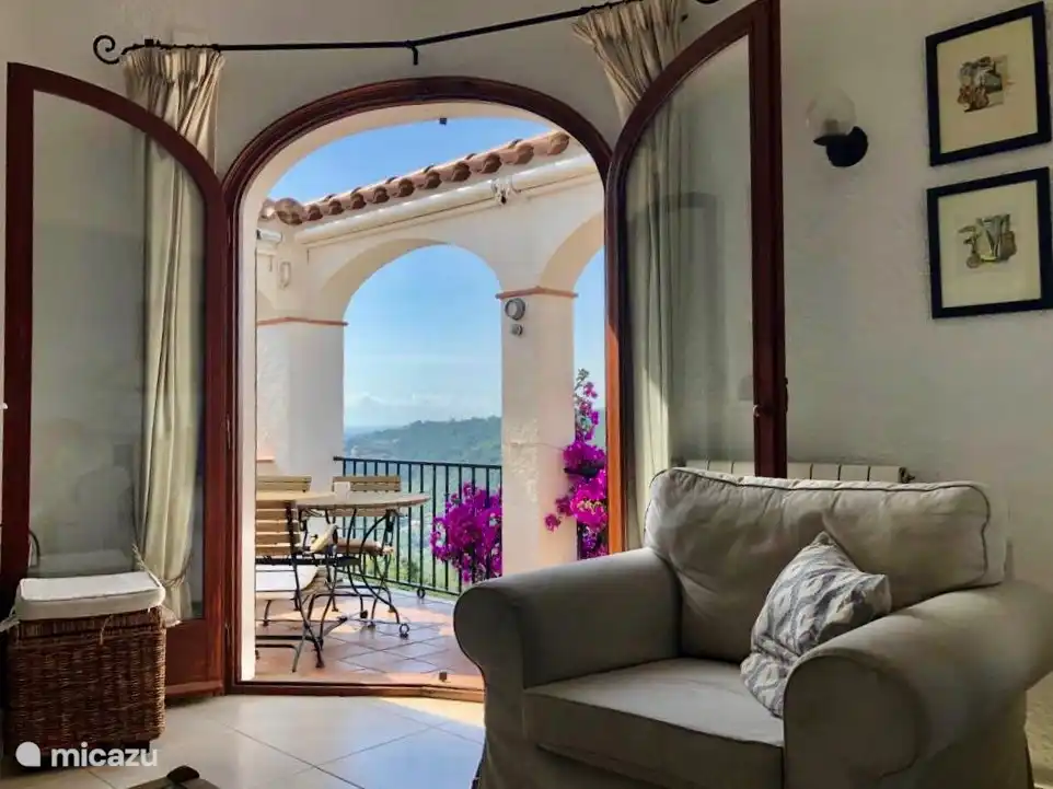 Access to terrace at living and dining room