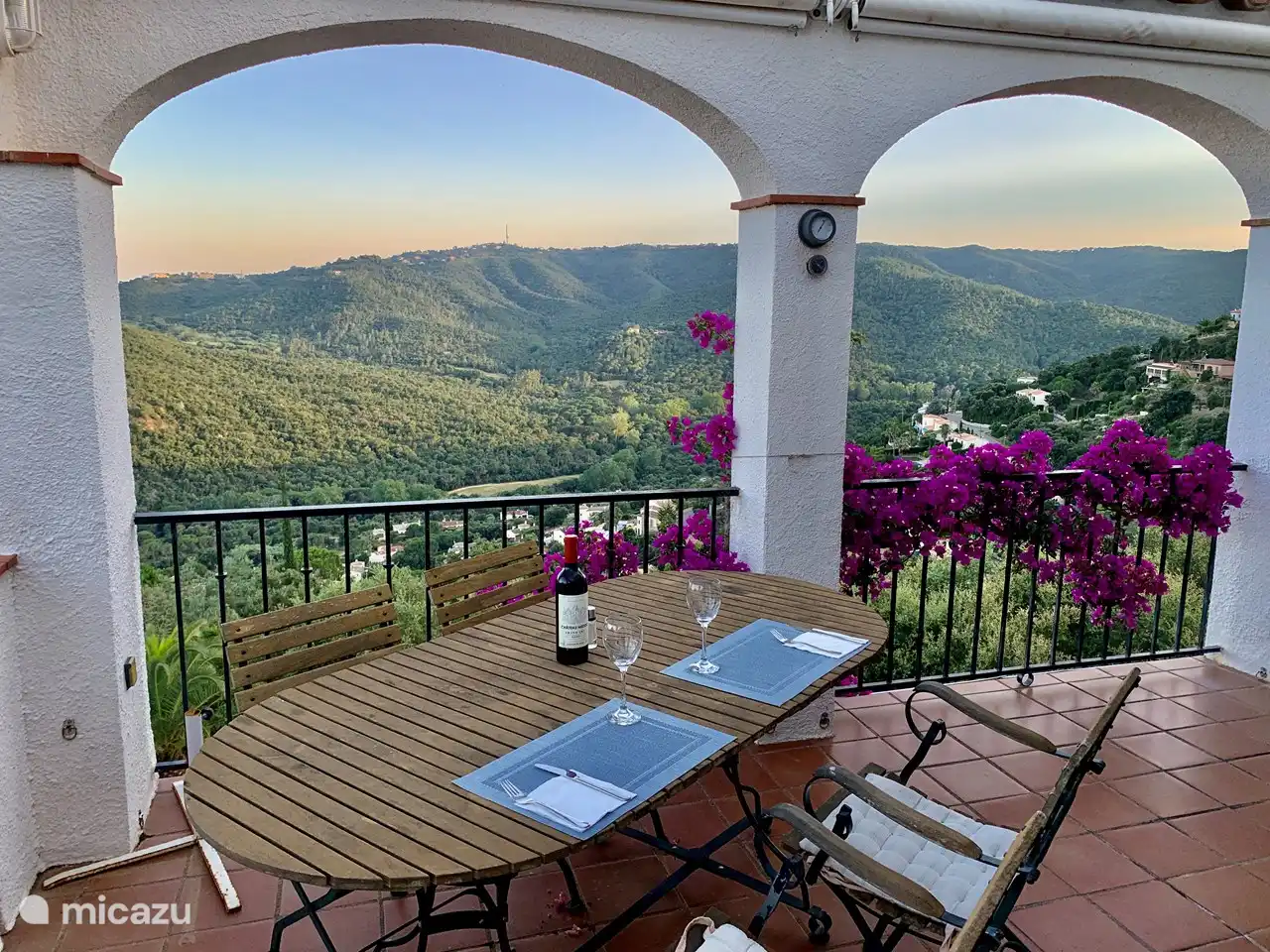 Terrace at living and dining room (1)