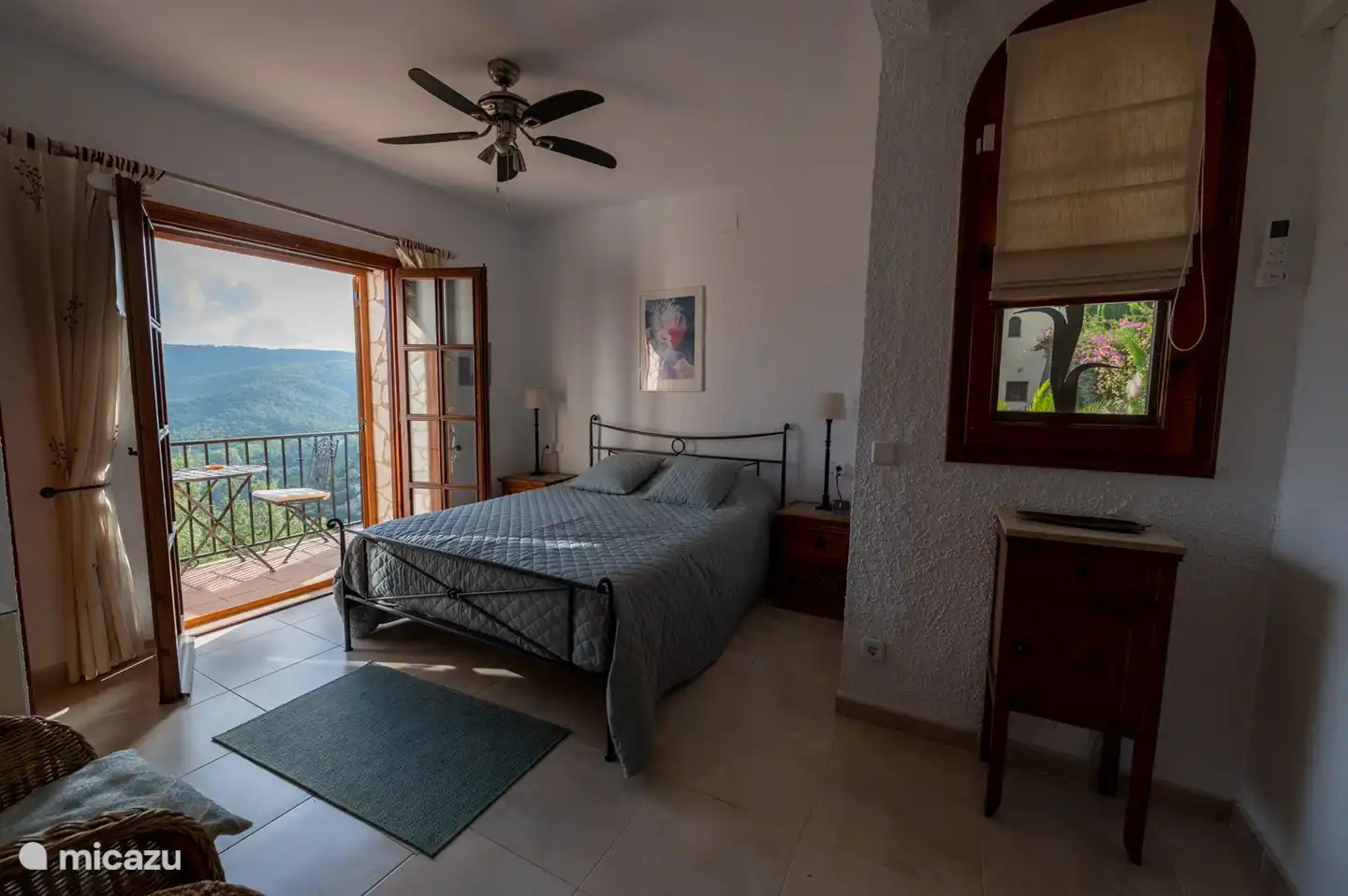 Bedroom1 (2nd floor) with double bed