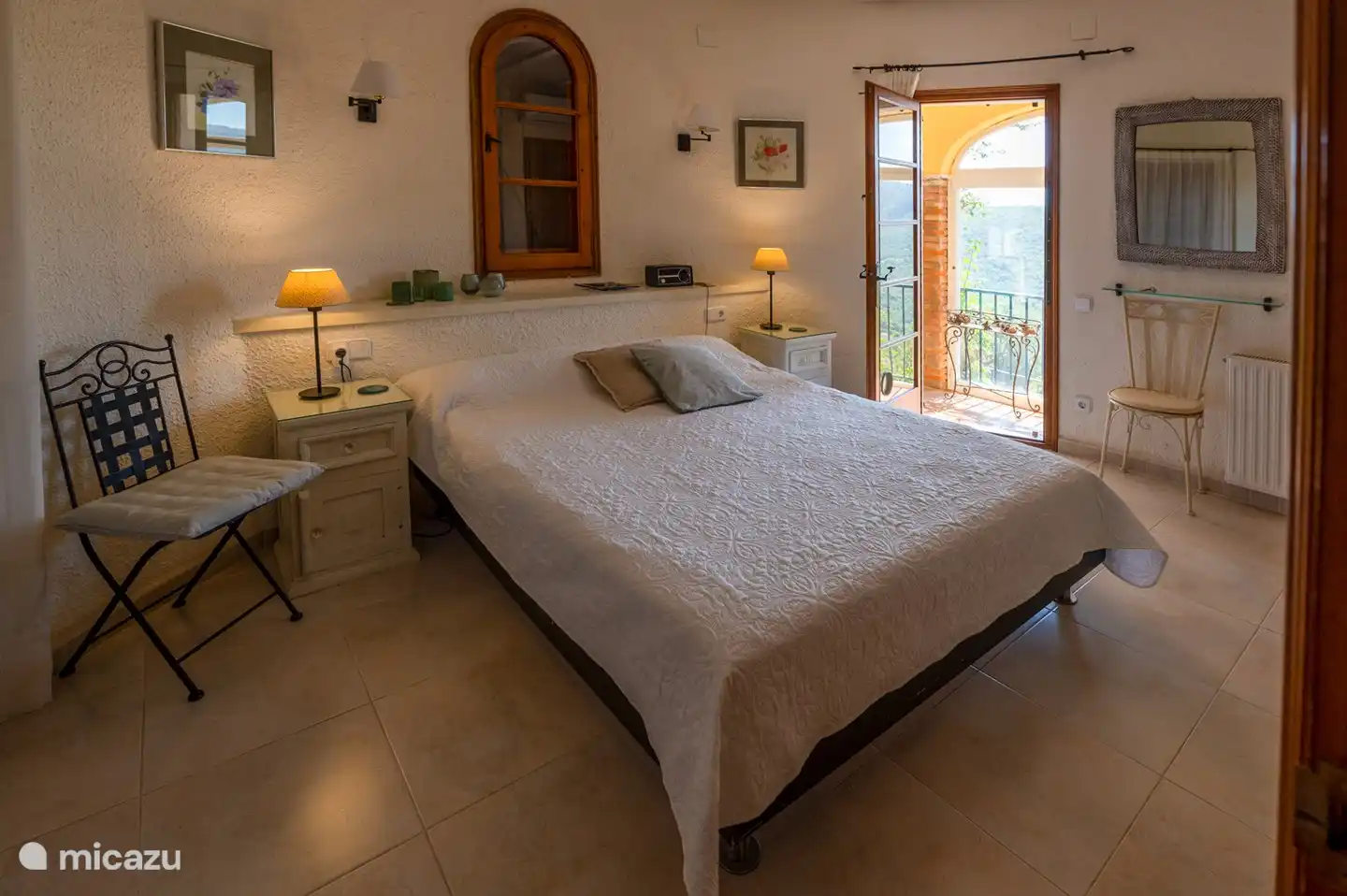 Master bedroom (1st floor) with double bed (1)