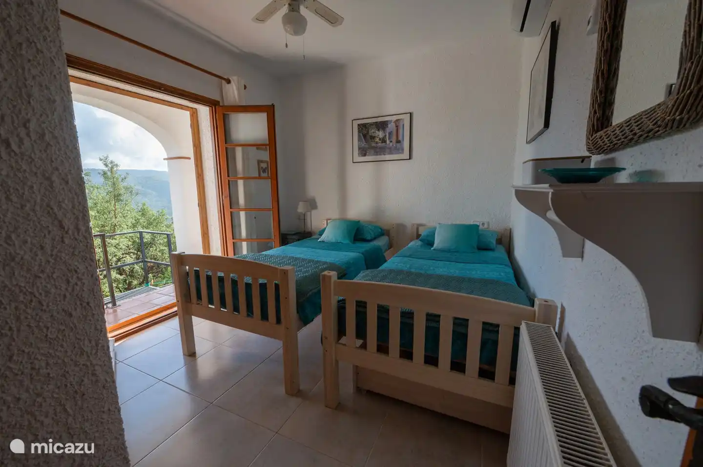 Bedroom2 (1st floor) with two single beds