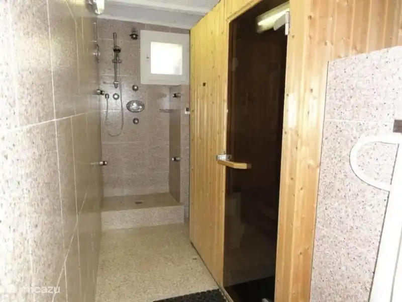 Sauna with separate shower