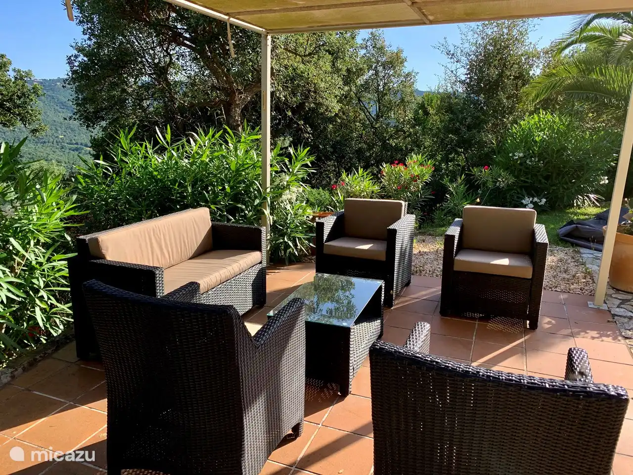 Lounge terrace by pool (1)