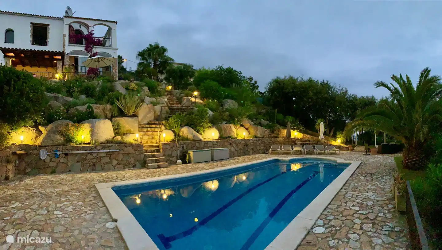 Atmospheric lighting in the evening (1)