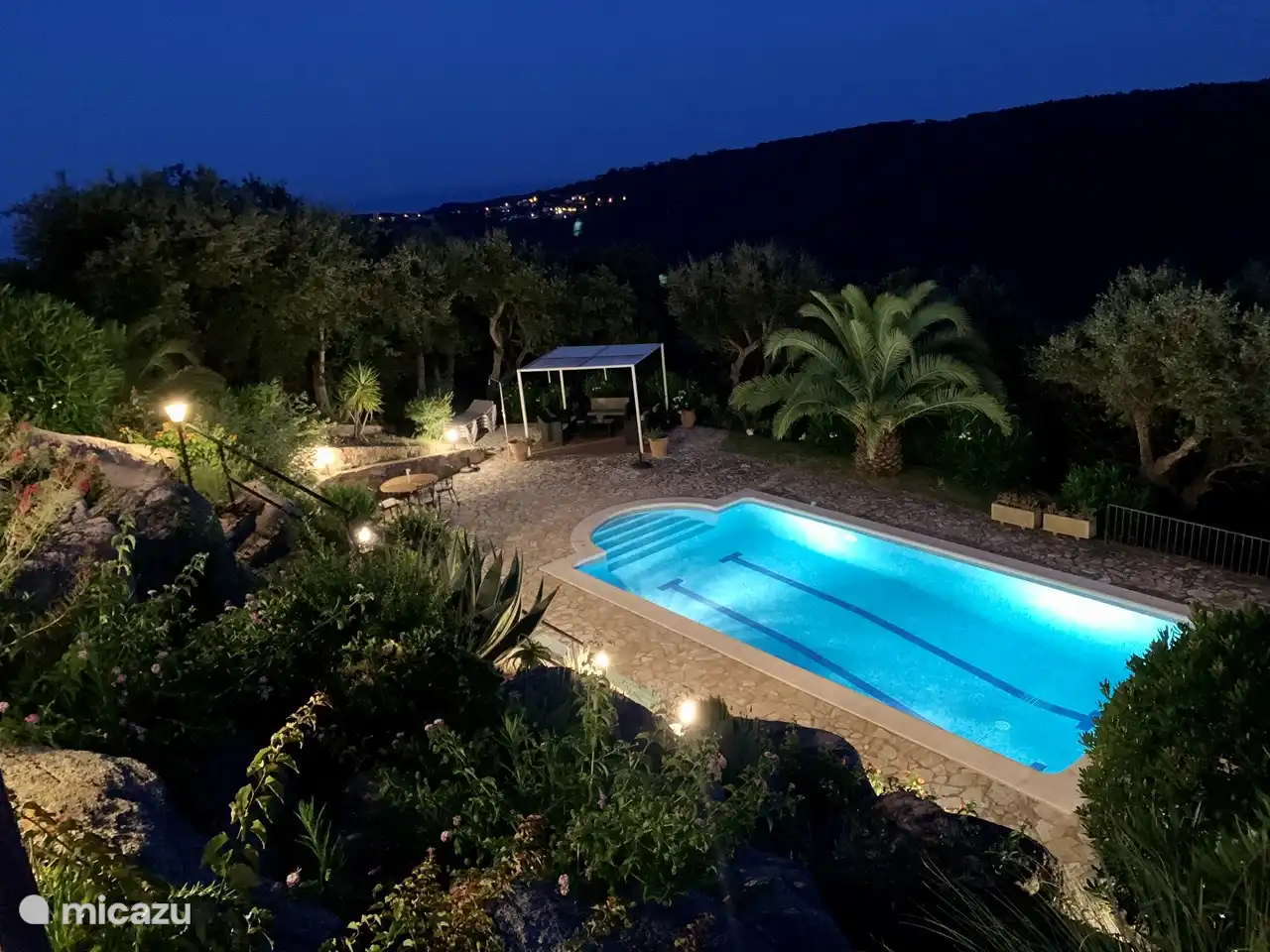 Atmospheric lighting in the evening (2)